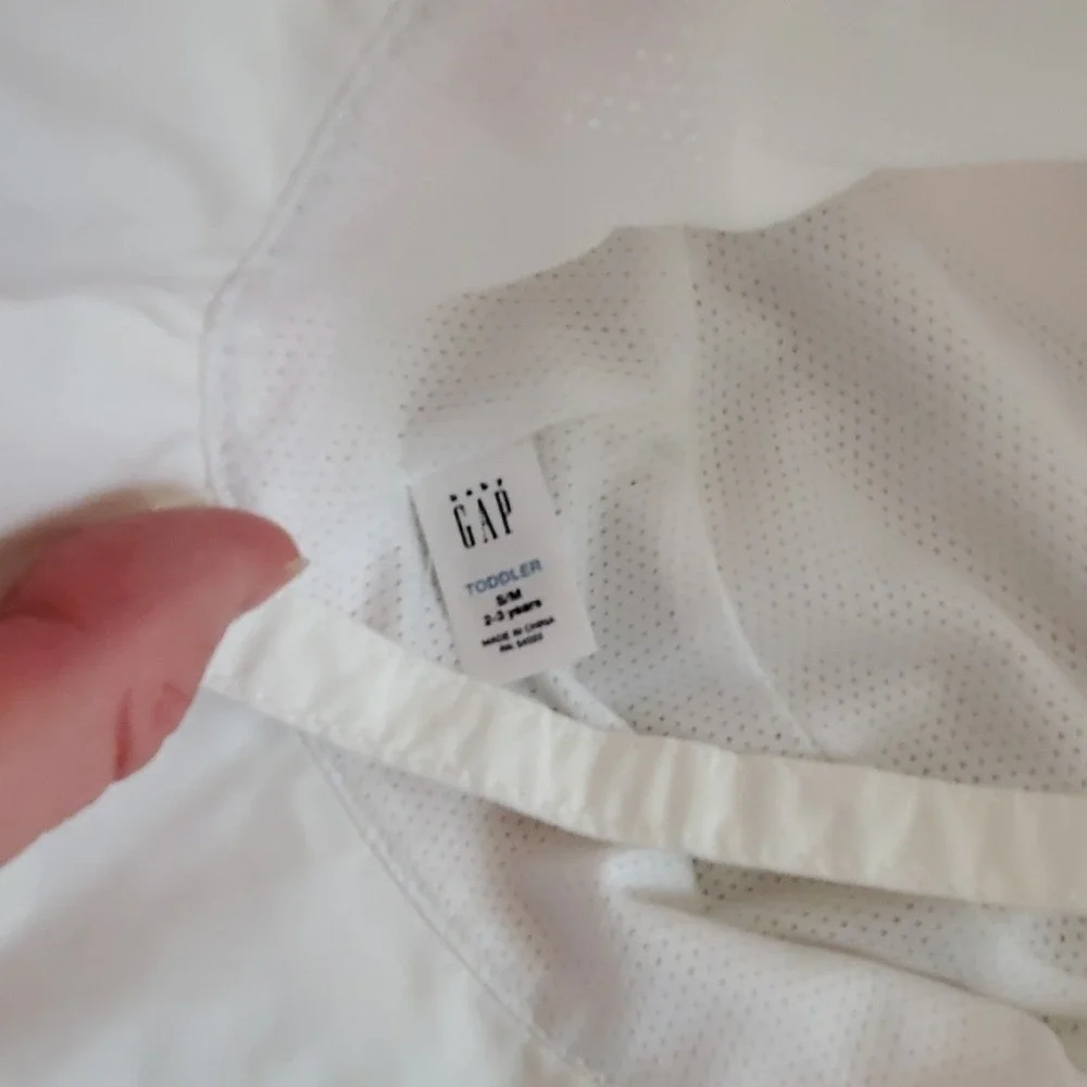 GAP Baby Girl Summer White With Pink Accents Sun Hat With Chin‎ Strap Size 2-3